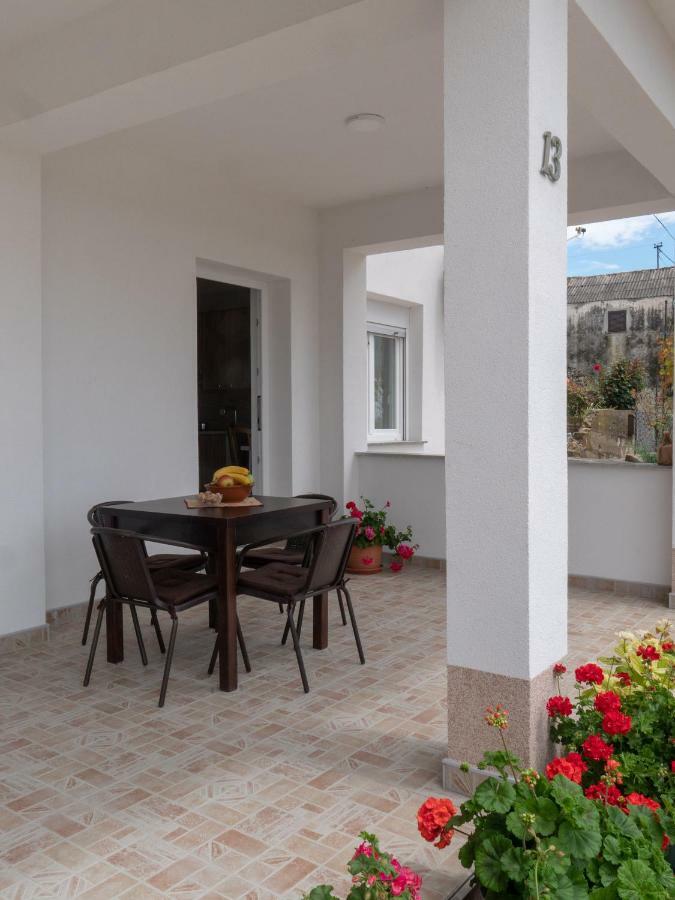 Apartments Tri Mora Razanac Exterior photo